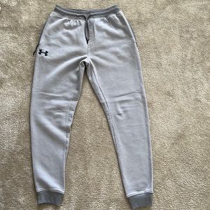 Size Large Under Armour Fleece Jogger Pants Color Gray with Blue logo